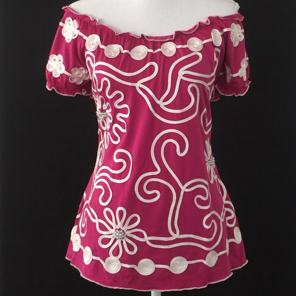 LAUREN MICHELLE  Pink ribbon top.  Sz M.  EUC